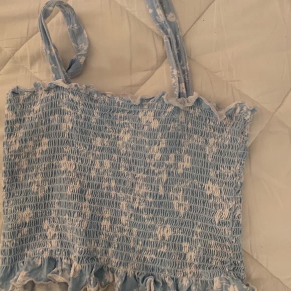 Tight crop top blue and white, and jean shorts - Picture 1 of 4